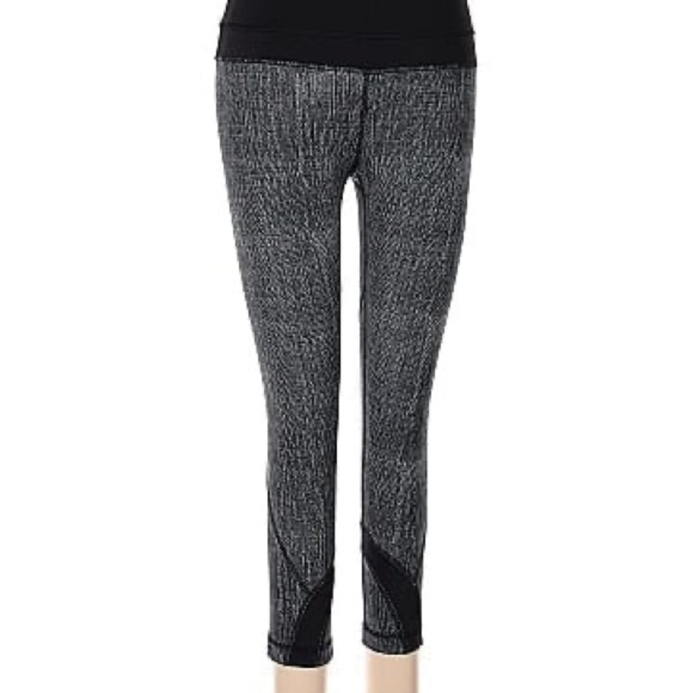 Lululemon Gray capri Athletic Joggers
